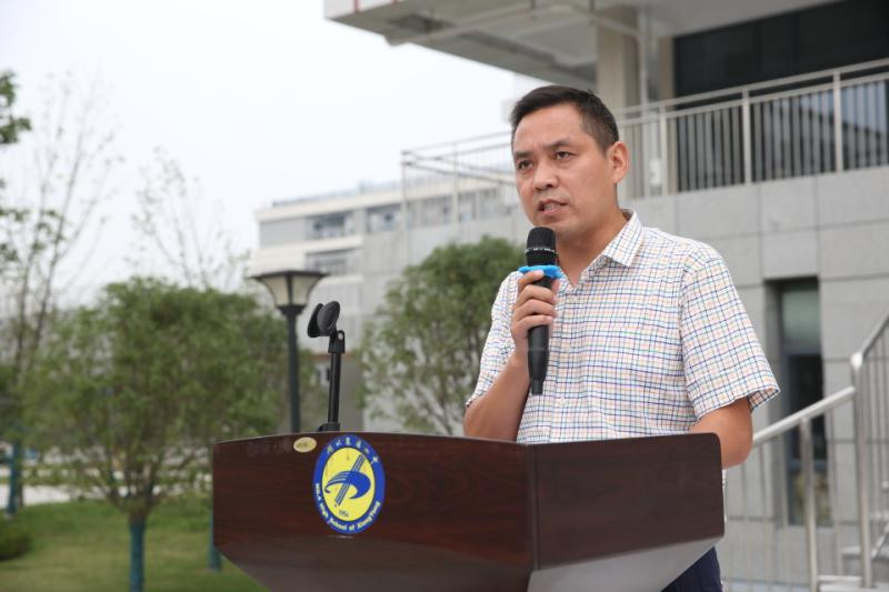 1601112190114391.jpg 学工处主任刘志明宣读军训管理规定.jpg